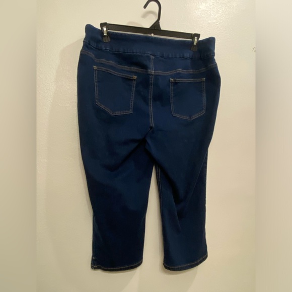 Chico’s Perfect Stretch jean capris , Size 3( XL/16) - Picture 3 of 5